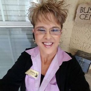 Meet your Posher, Debbie